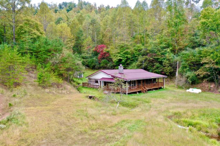 3 Bedrooms2 Bathroom on 117.00 Acres at 833 Long Run Rd