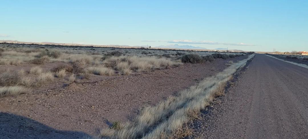 Main Road Easy Access Sunny New Mexico - 1 acre Homesite