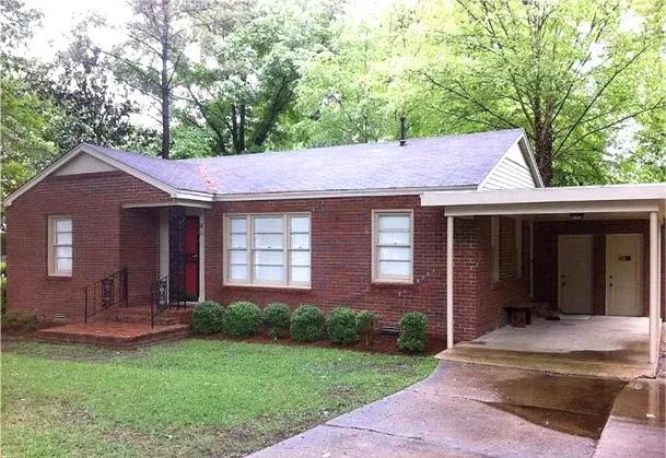 Home in Bolivar County at 504 South Leflore Avenue in Cleveland, MS