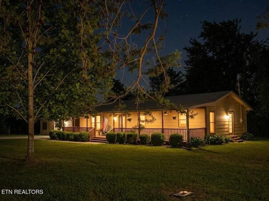 3 Bedrooms2.5 Bathroom on 4.90 Acres at 1459 Old Elmore Rd