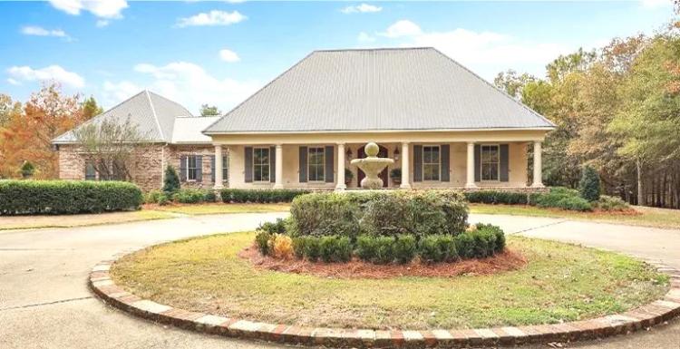 20 Acres with a Home in Madison County at 619 Old Agency Road in Ridgeland, MS 