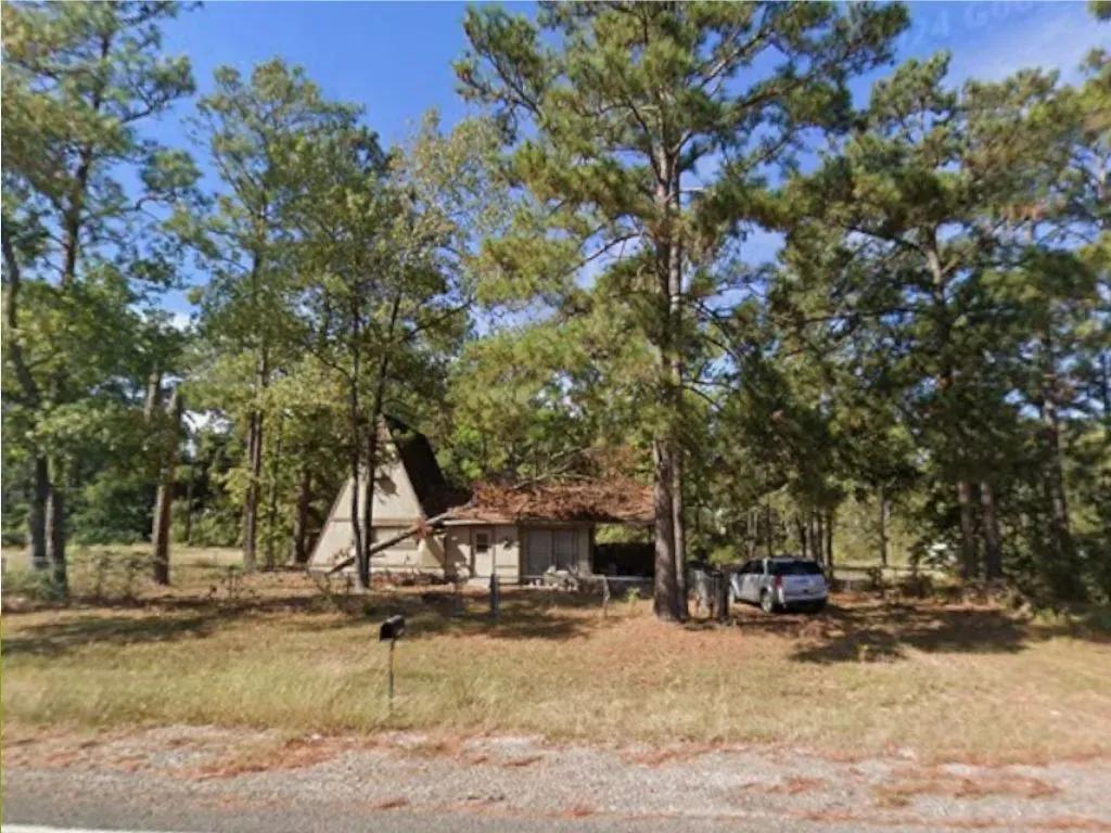 Peaceful Property with Home Near Lake Livingston, Onalaska TX