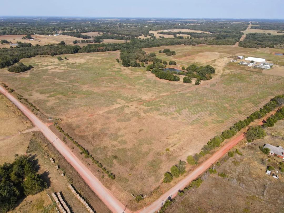 160± Acres | Livestock Facilities, Ponds, Timber & 12,000± SF Building