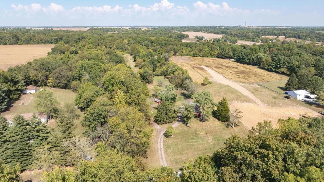 23850 Green Acres Rd. Dow, IL