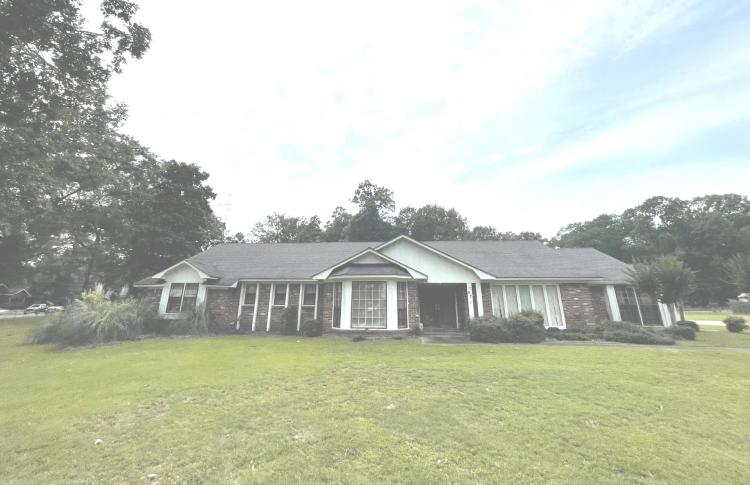 3 Acres With a Home and Guest Cottage in Holmes County at 187 North Lexington Street in Durant, MS
