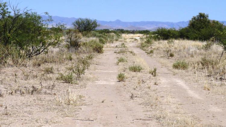 Mobiles Modulars ok.  1/2 acre Sunny Arizona desert land