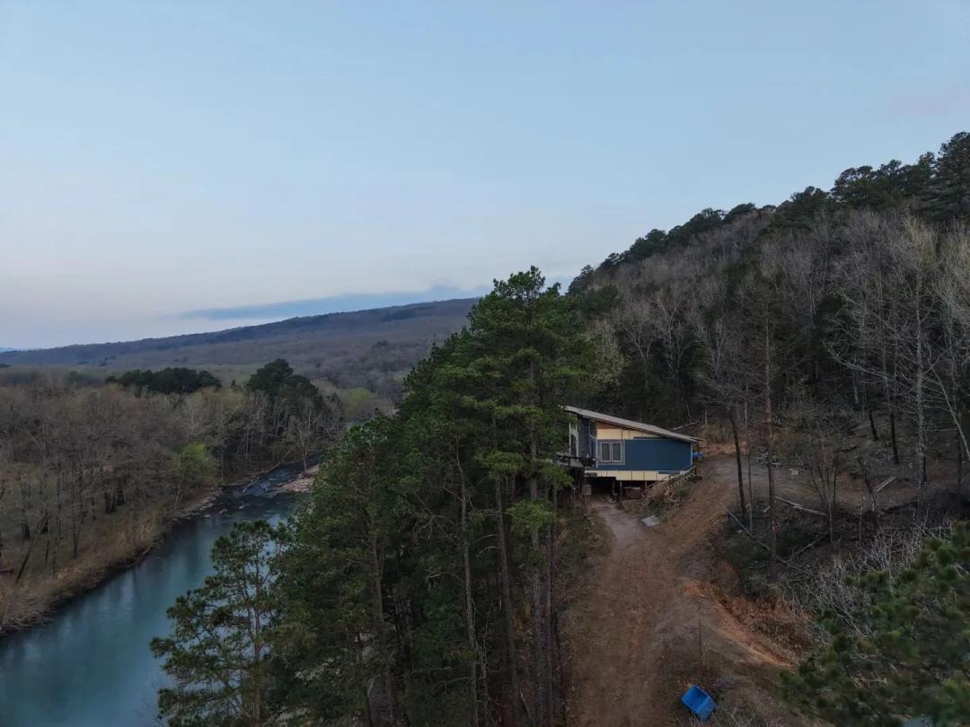 4.79 Acres with a Cabin in Franklin County, AR