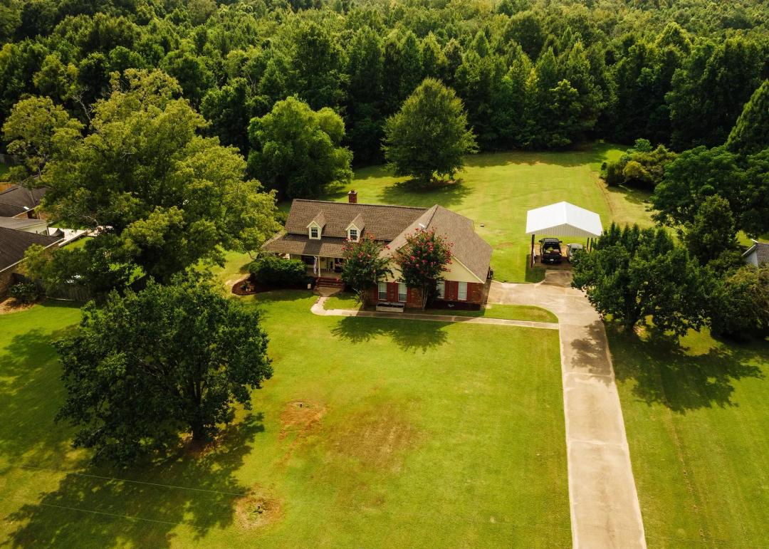 Home on 1 Acre in Hinds County, MS