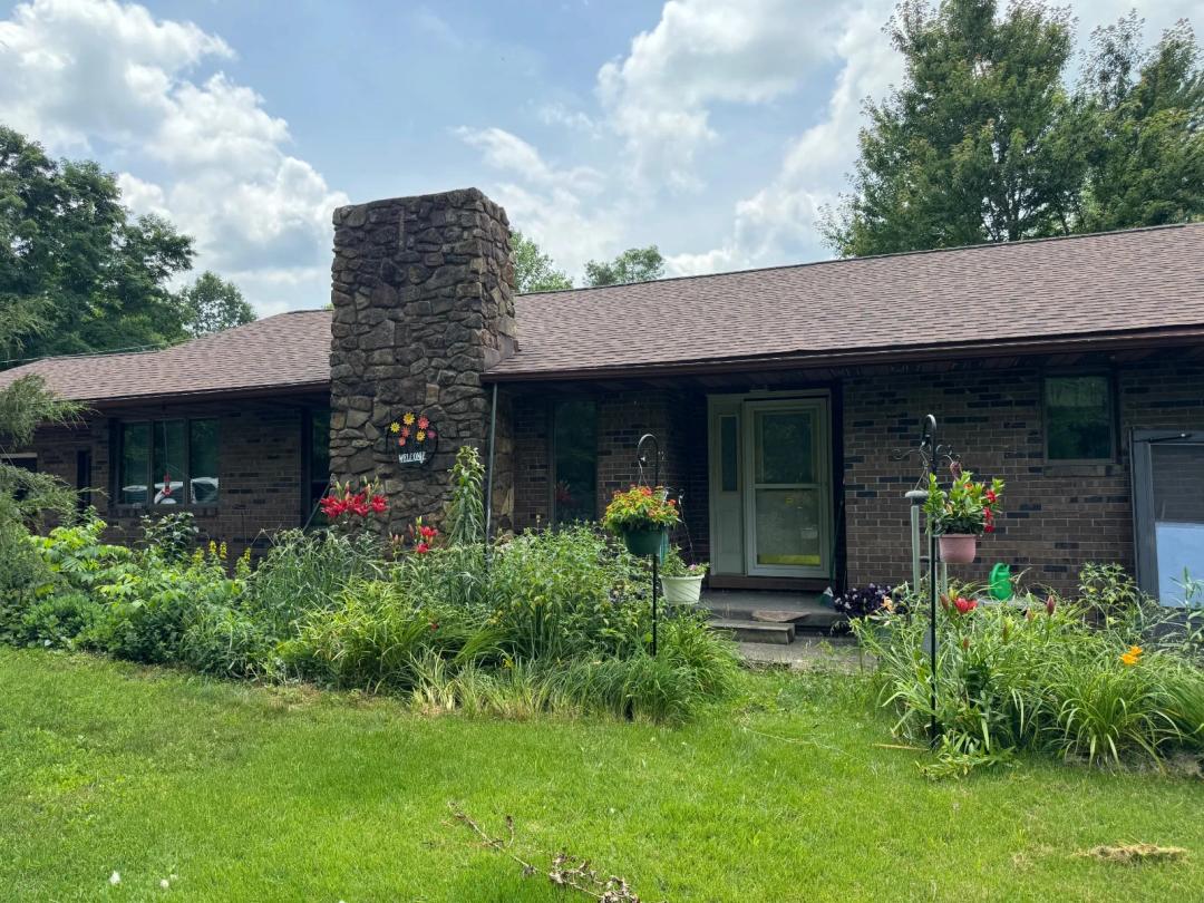 Brick 3 Bd/2 Bath Ranch on 6 Acres, Garage & Pond!!