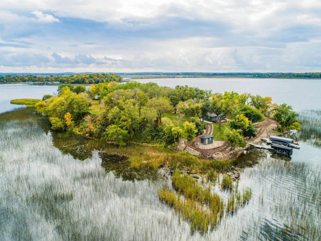 3 Bedrooms1 Bathroom on 2.75 Acres at 23040 S Lizzie Isle