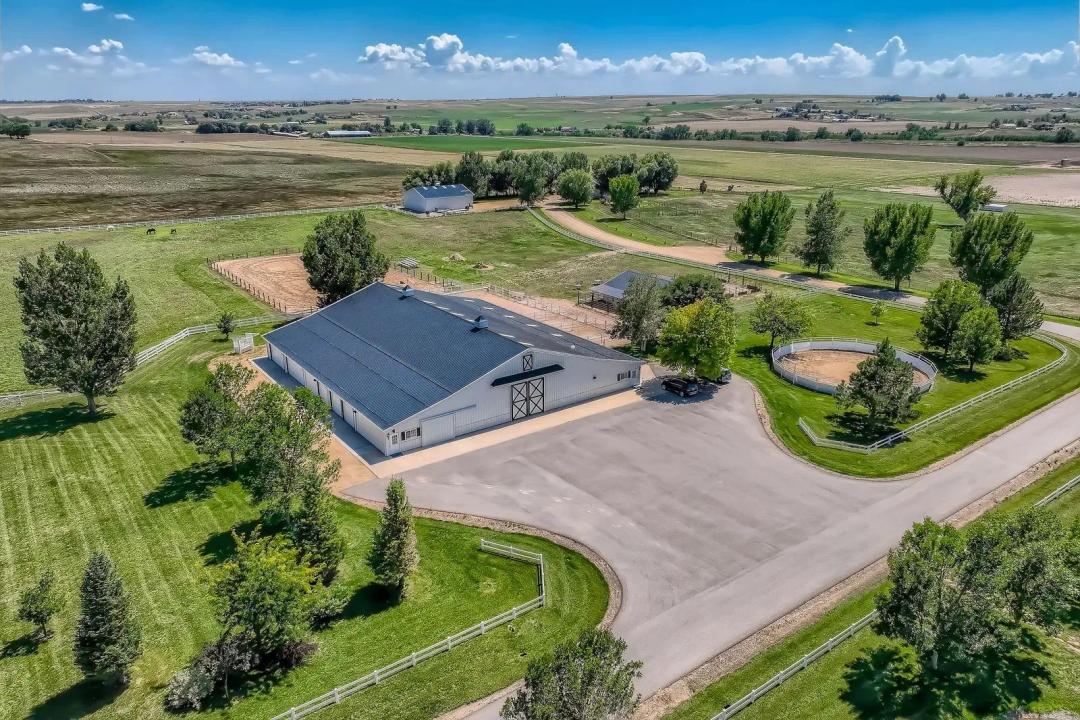 Refined Country Living - Price Reduced!