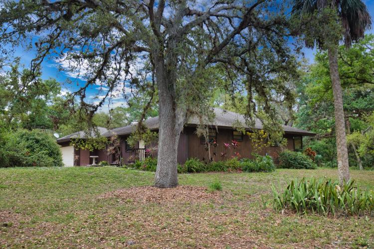 3 br 2 ba home on 9.88 acres in Arcadia, FL! 