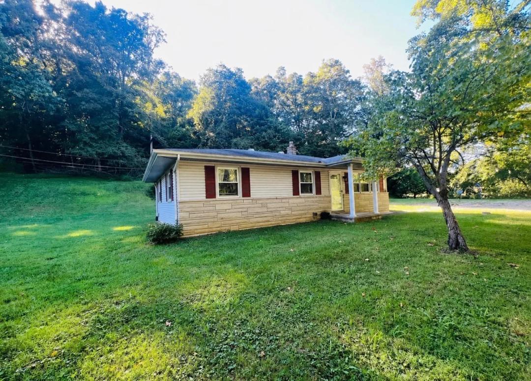 3 Bedrooms1 Bathroom on 2.33 Acres at 6571 Silverpoint Rd