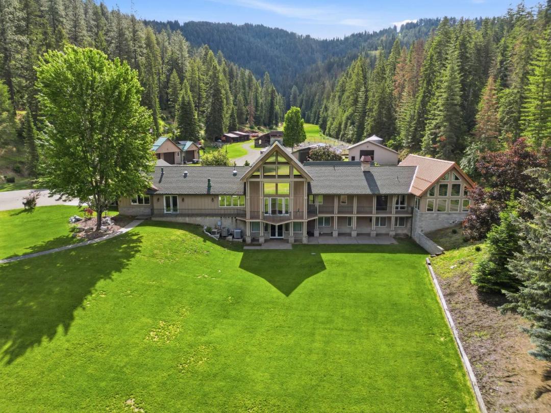 5 Bedrooms7.5 Bathroom on 139.63 Acres at 8850 E Fernan Lake Rd