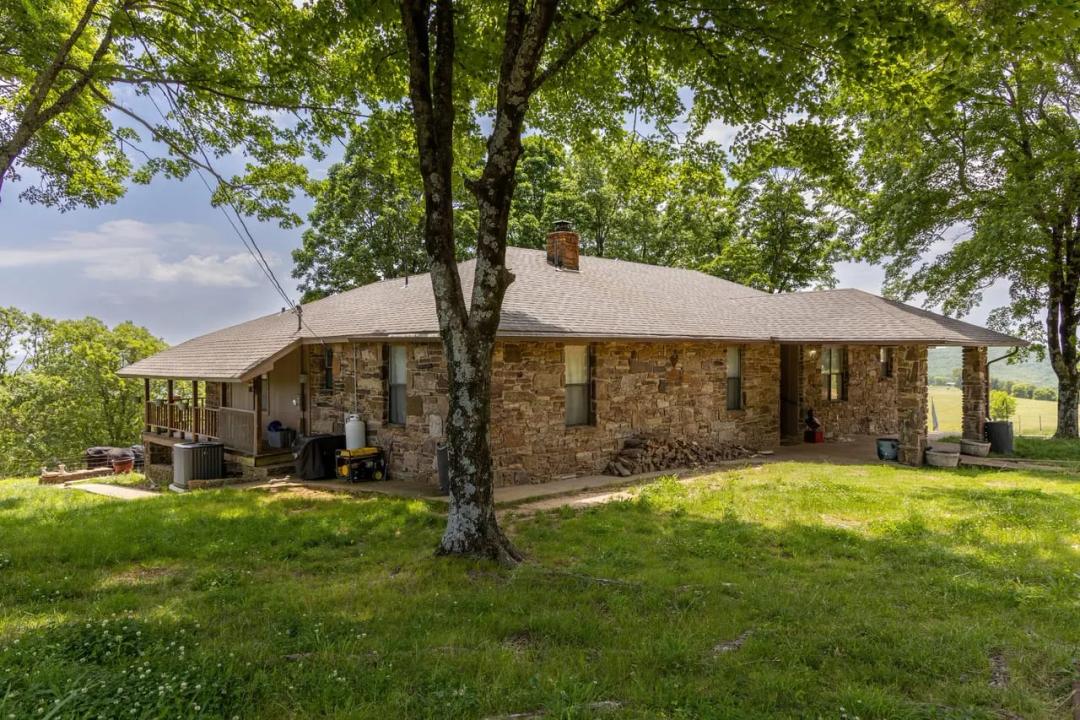 National Forest 40-acre Farm in Chester, AR