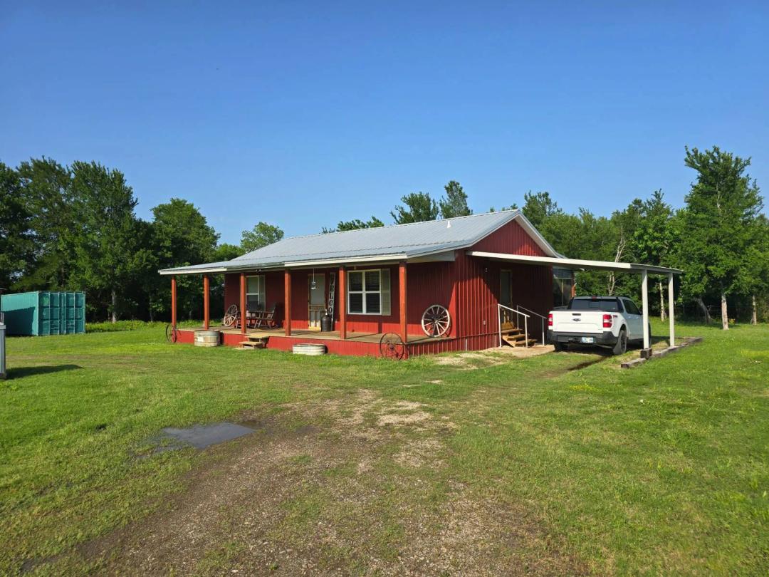 1 BED 2 BATH HOME ON 18 ACRES HUGO OKLAHOMA FOR SALE
