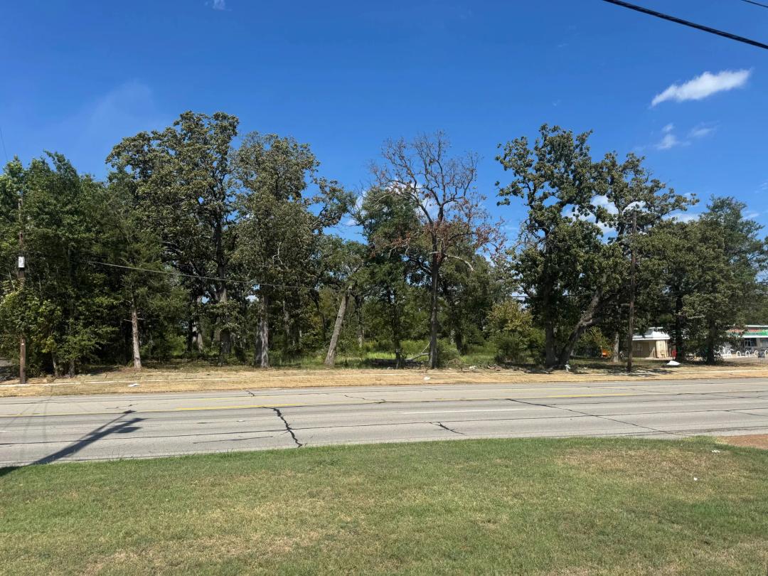 Prime 2.96-Acre Commercial Lot | High-Traffic Clarksville St | Paris, TX
