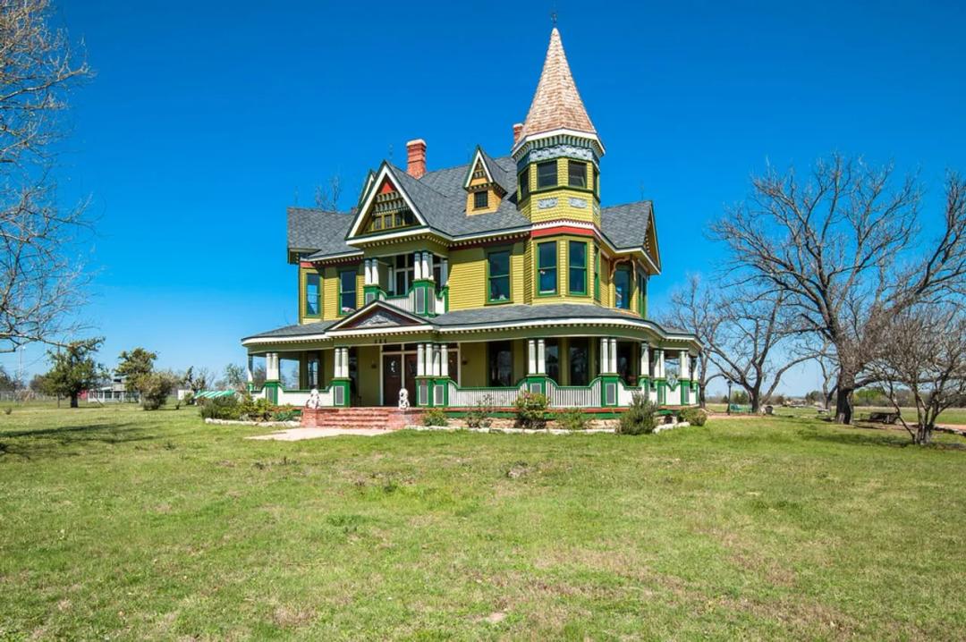 MAGNIFICENT QUEEN ANNE 1890s Era VICTORIAN HOME on 18 Acres