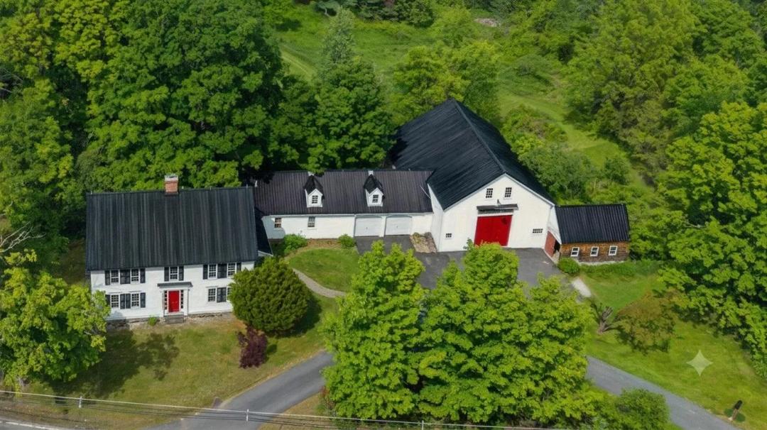 4 Bedrooms1.5 Bathroom on 3.60 Acres at 2 Raymond Road