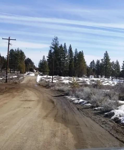 Scenic Klamath Oregon land - Mobiles Modulars allowed - Easy access