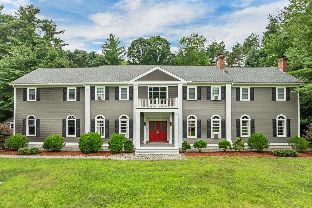 5 Bedrooms4.5 Bathroom on 7.07 Acres at 31 N Pepperell Road
