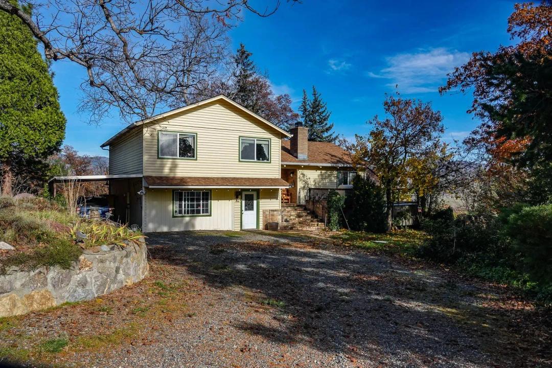 9945 N HWY 3