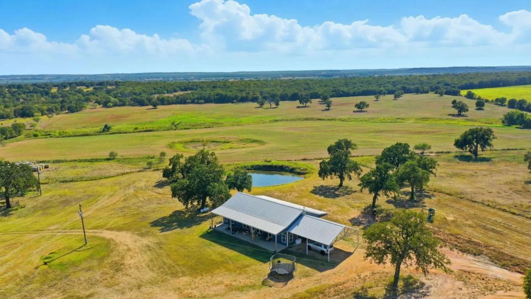 1734 Davis Rd, Lipan, Texas 76462