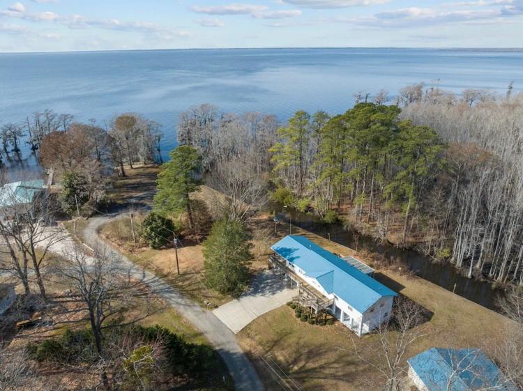 .95 acre Waterfront Home For Sale in Chowan County NC!