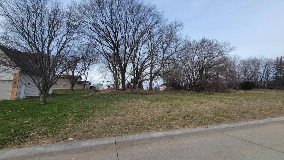 Residential building Lot! Approx. 75 x 136. No HOA!