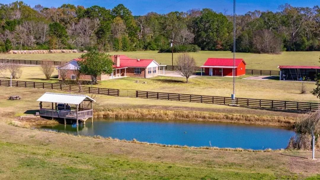 406 Sam Hawkins Road Huntington, TX 75949