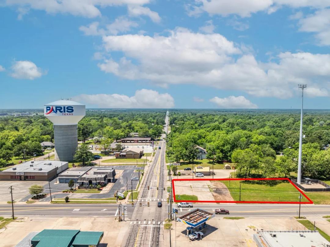 Commercial Corner Lot!