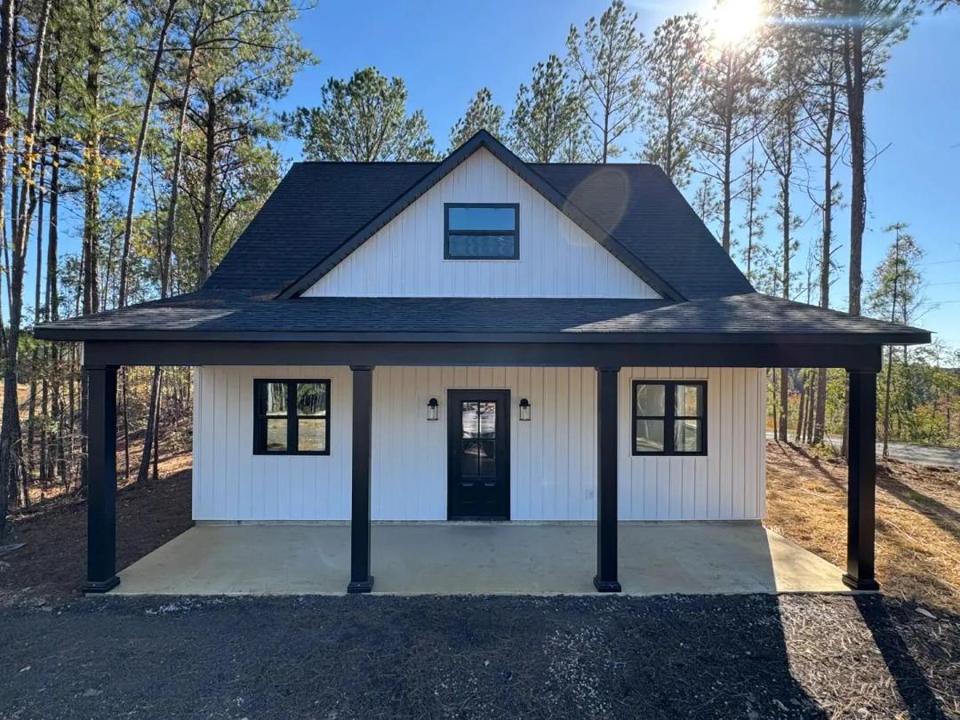 Farmhouse-style Cottage in Prentiss County, MS