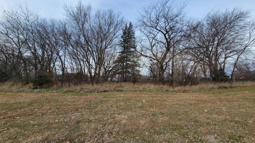 Residential building Lot! Approx 76' x 135'. No HOA!