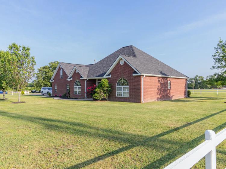 4 Bedrooms2.5 Bathroom on 20.00 Acres at 2866 Roping Rd