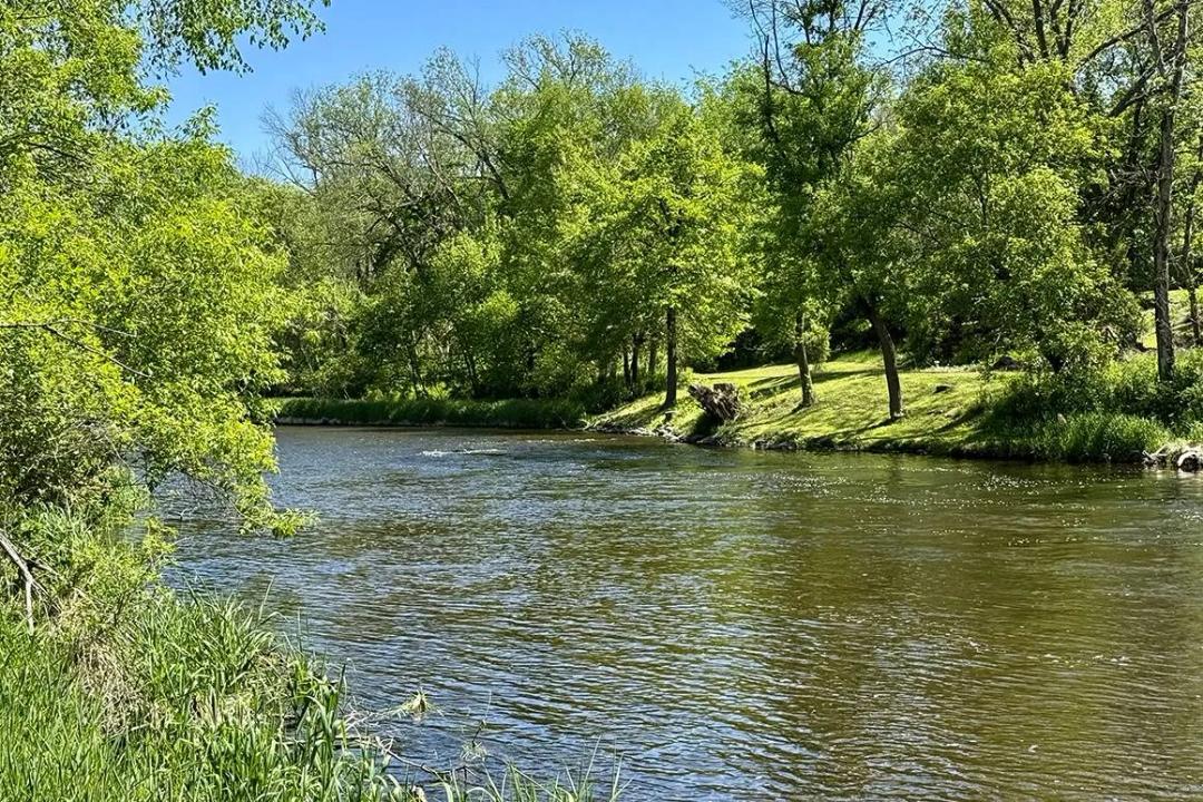 2+ Acre Apple River Waterfront Property Near New Richmond, WI