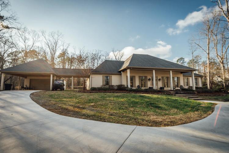 Custom Built Home on 2.09 Acres in Pearl, MS in Rankin County