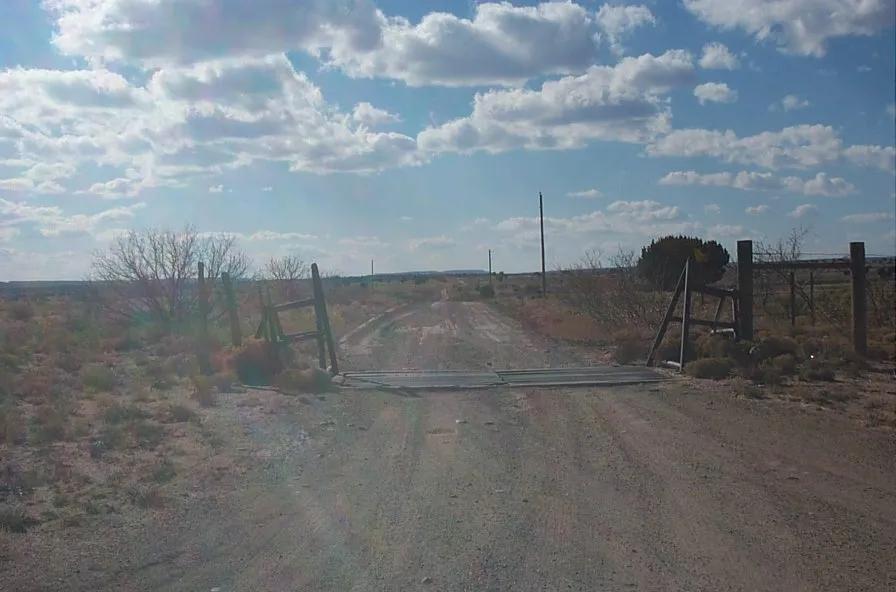 Scenic New Mexico - Corner Lot Near Lake Conchas - 5+ acres - Power at Road