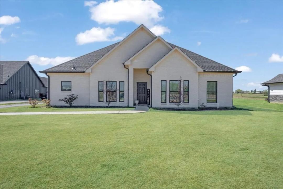 Charming Custom Home!