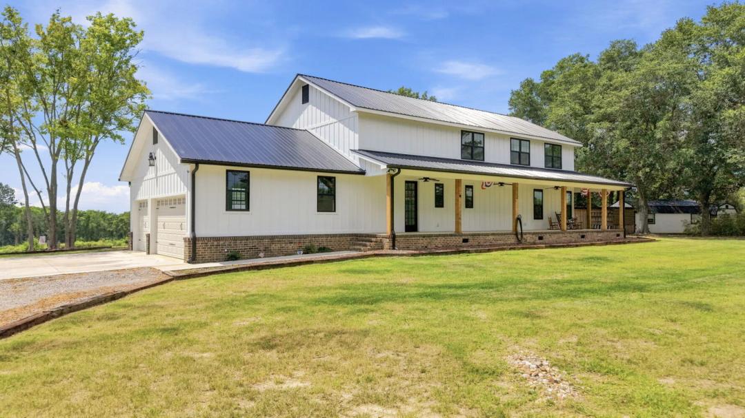 4 Bedrooms4 Bathroom on 103.43 Acres at 1726 Old Cheraw Hwy