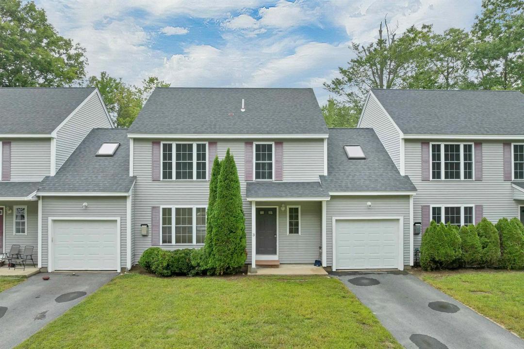 2 Bedrooms1.5 Bathroom on 6.04 Acres at 166 Sandown Road