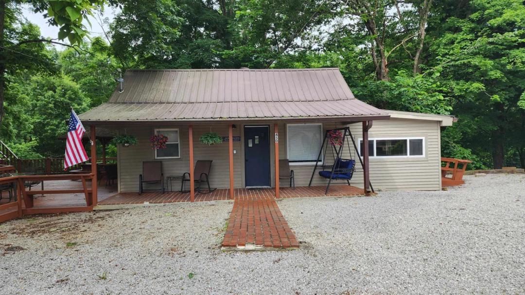 INVESTMENT RENTAL PROPERTY W/ A HOME WALKING DISTANCE TO DALE HOLLOW LAKE.