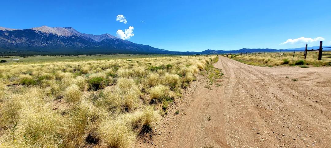 Corner Lot - Incredible Mountain Views - Camp - RV Build