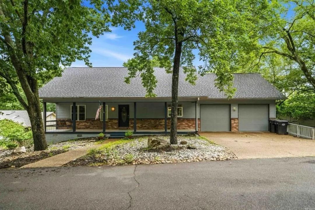 23 Fineza Way, Hot Springs Village, AR 71909