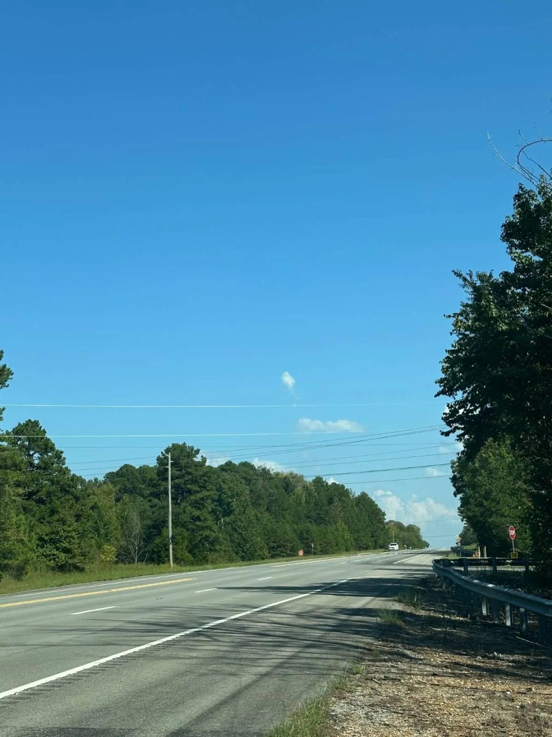 Unrestricted 3.1 Acres-Highway Frontage Near Paris Landing