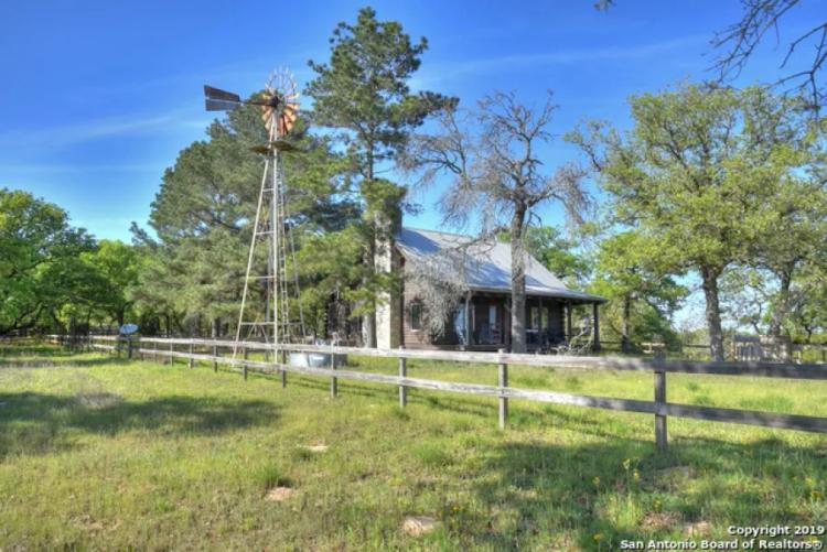1735 Red Sand Trail Dale, TX 78616