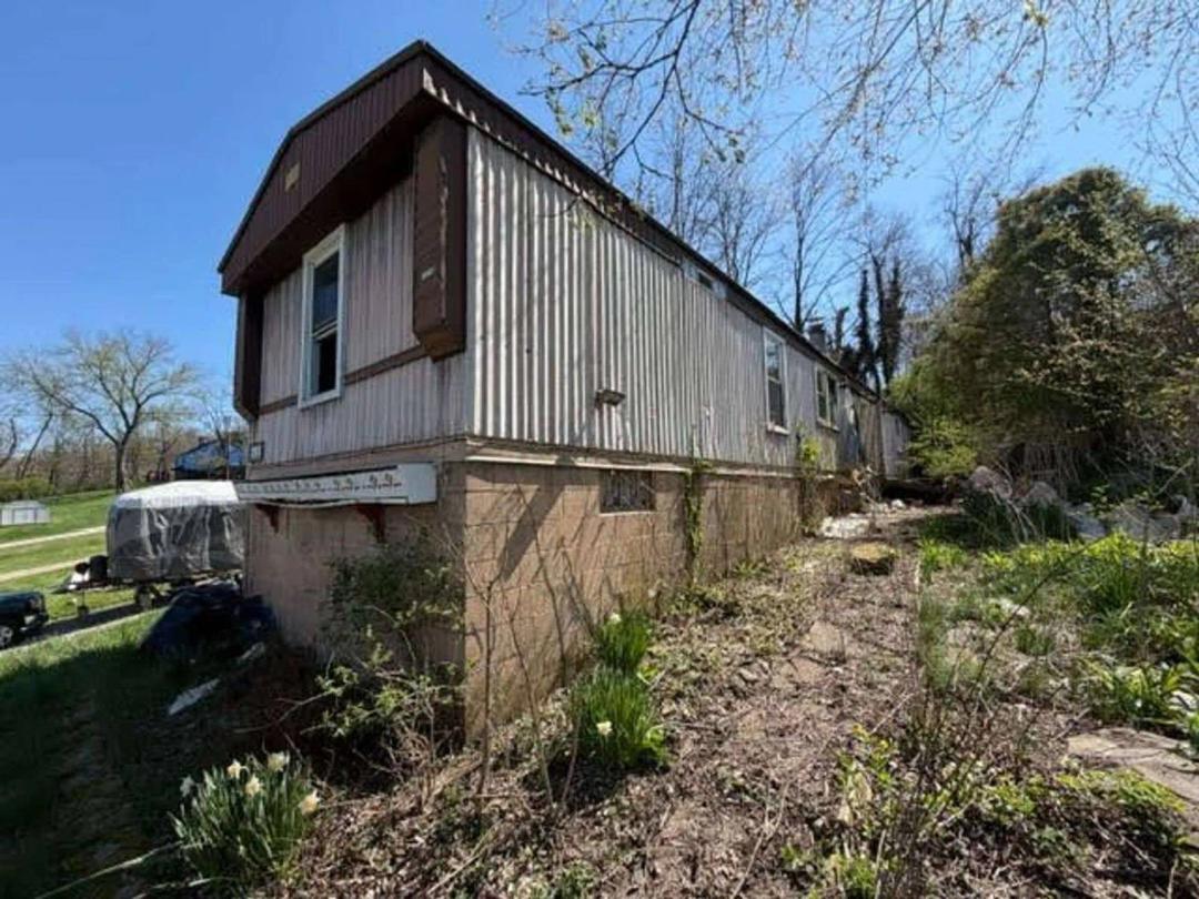 Vacant Lot selling at auction