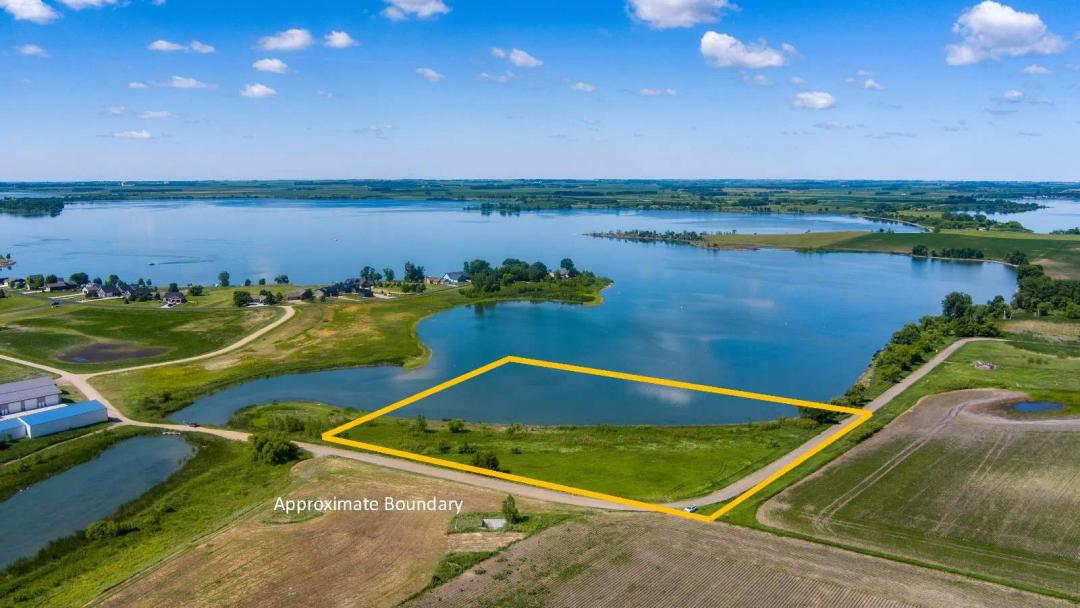 6.5± Acres Of Lakefront Recreational Property On Lake Albert