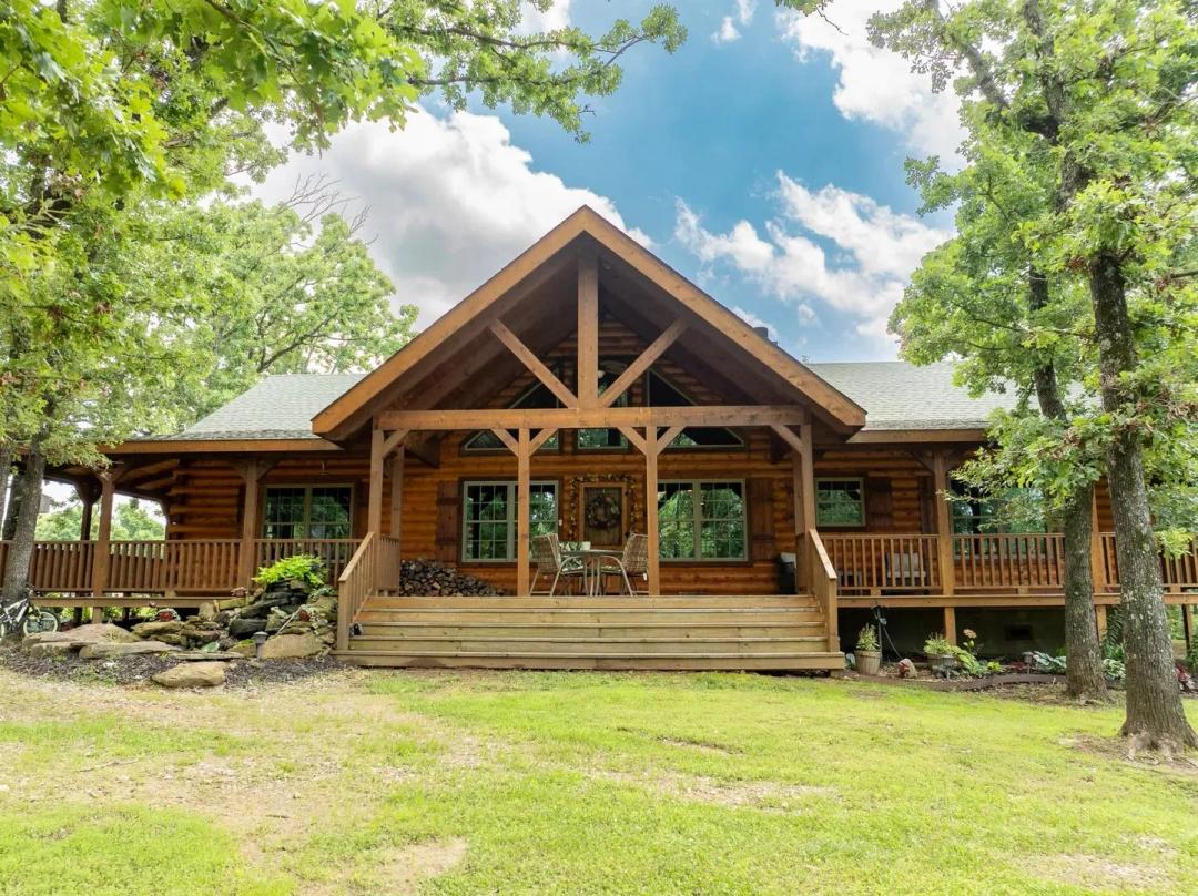 Custom Log Home on 40 Acres