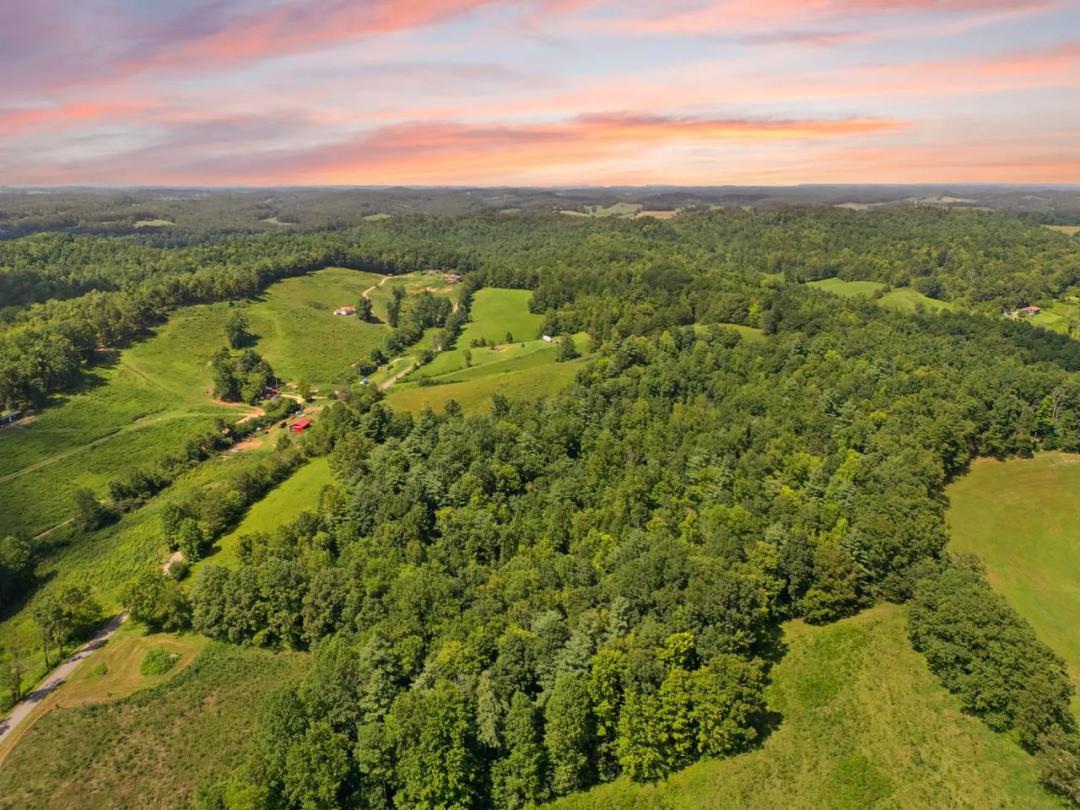 28 Acres in Kentucky – Utilities Ready & Camper Included