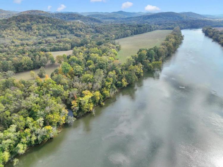 Stone Bridge Farms 67.13 beautiful acres on the Cumberland River located in Smith County, Tennessee